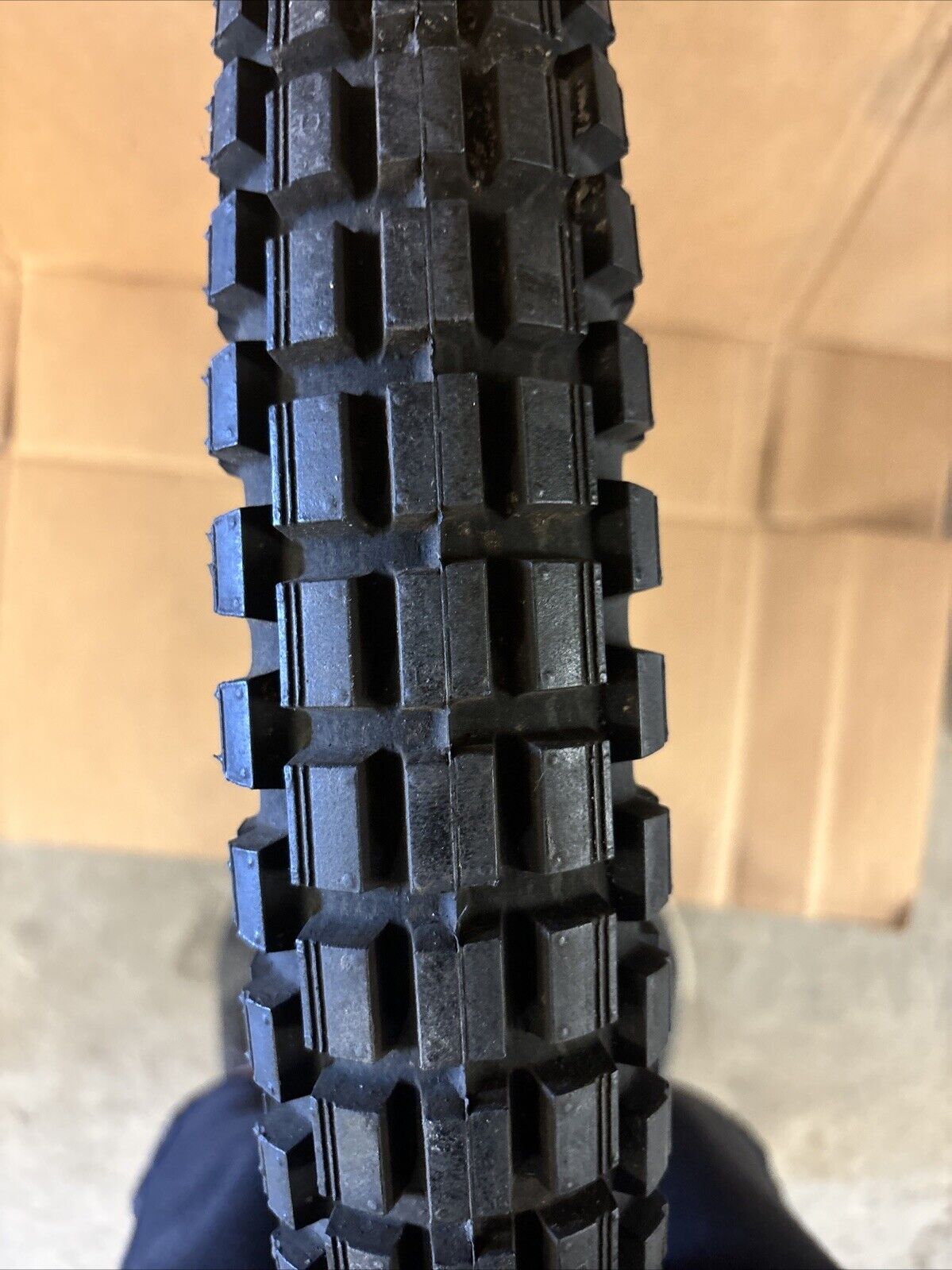 NOS BRIDGESTONE TRAIL WING-5A TIRE 2.75X21 TW5A