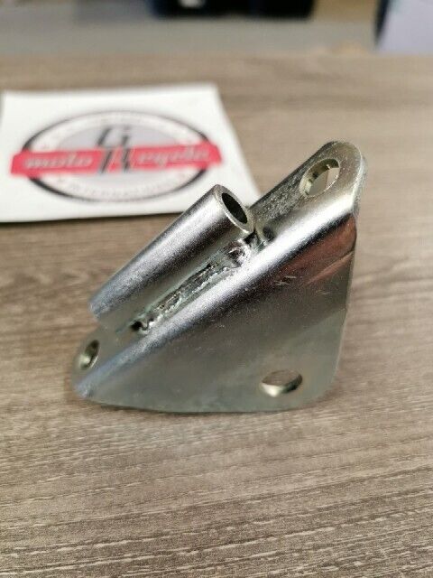 NOS YAMAHA EC540C EC540D ET340 1982 1983 BRACKET HITCH 1 8H7-77591-00-00 Y170