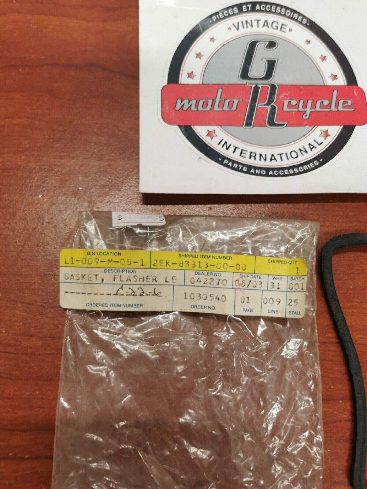 NOS Yamaha FLASHER LENS GASKET 2EK-83313-00-00 Y71