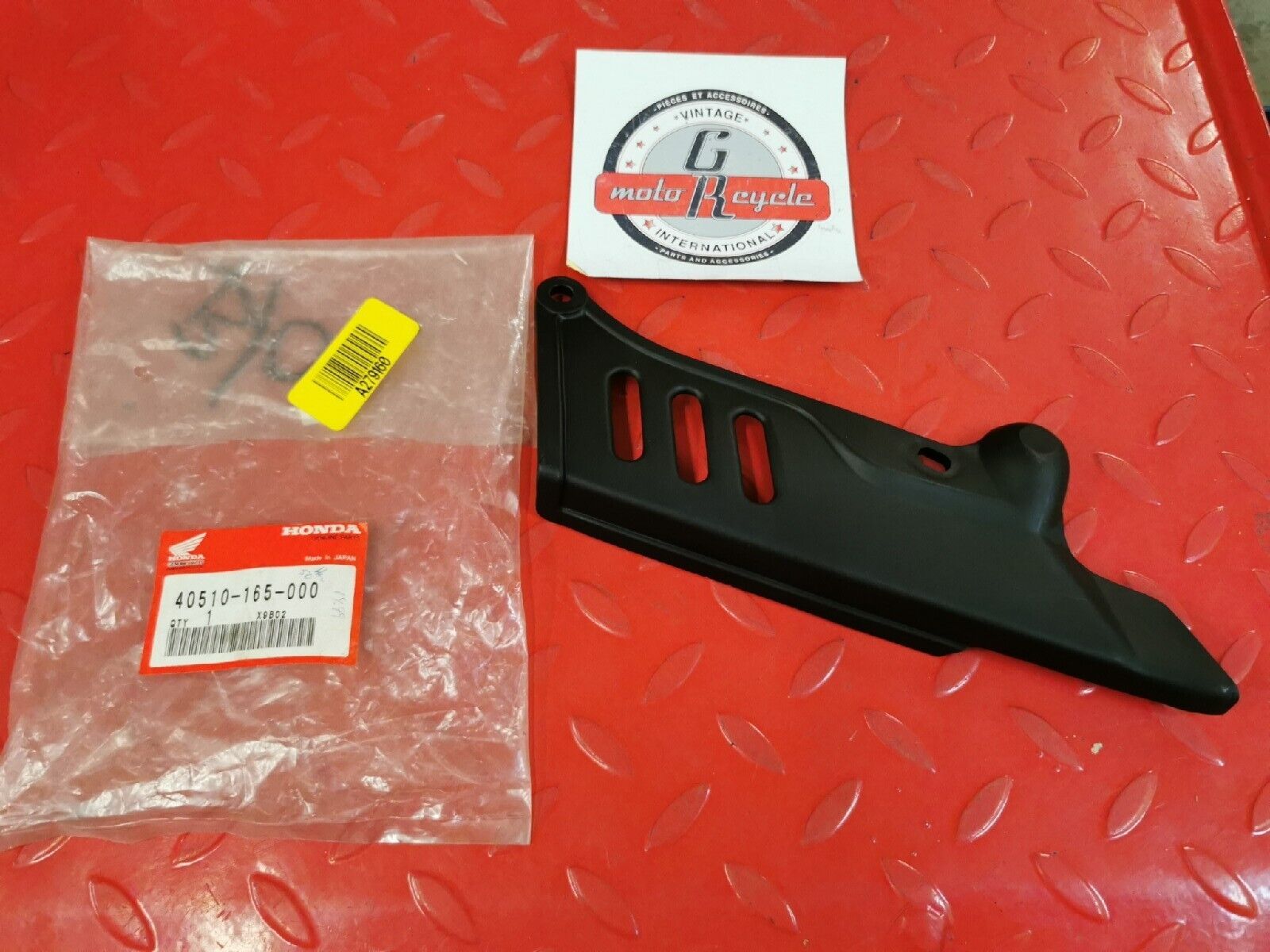NEW NOS HONDA Z50R 1979  CASE  DRIVE CHAIN GUARD 40510-165-000  H39