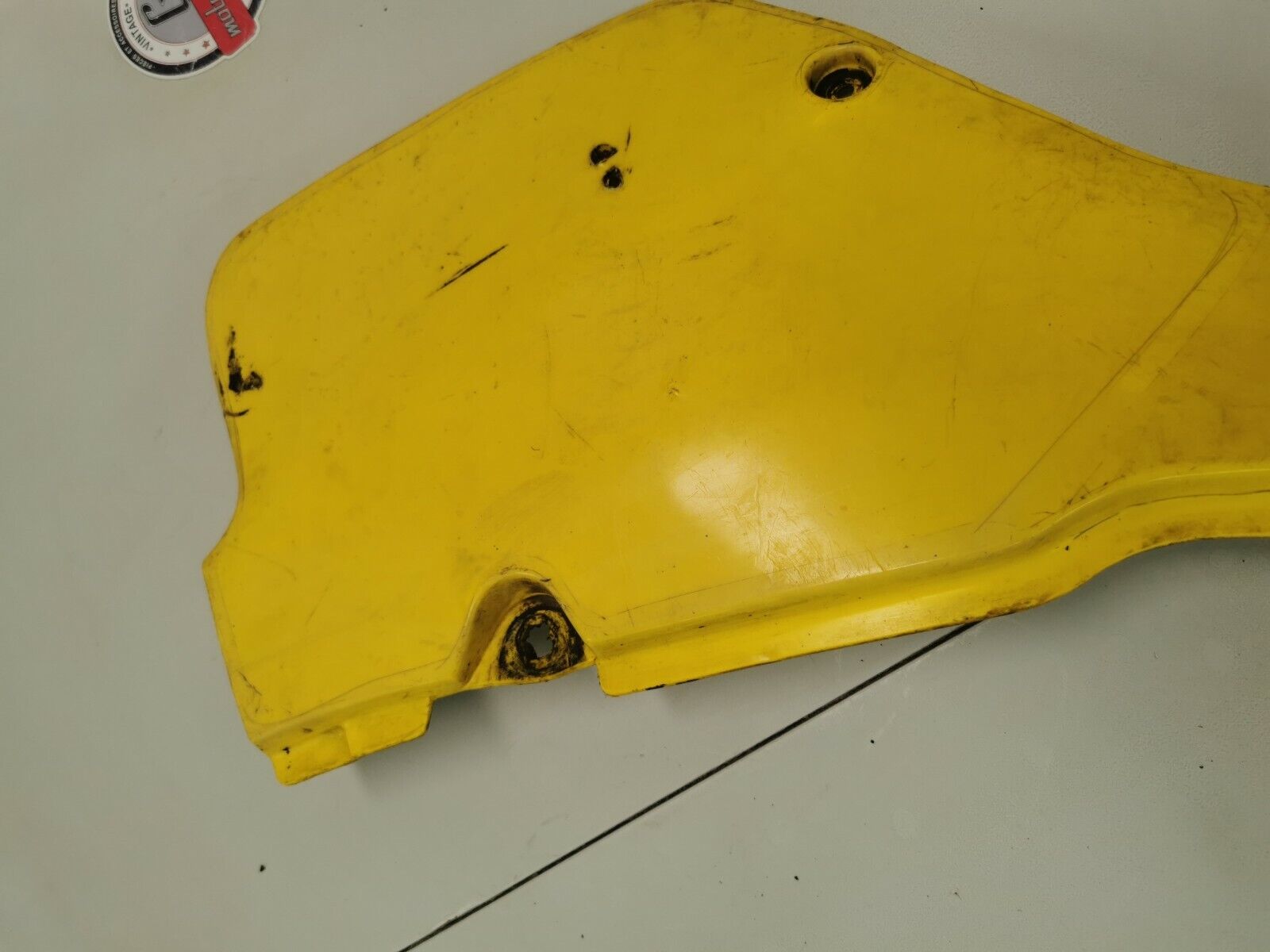 Suzuki RM125 1991 left side cover panel number plate 47211-27C00-25Y