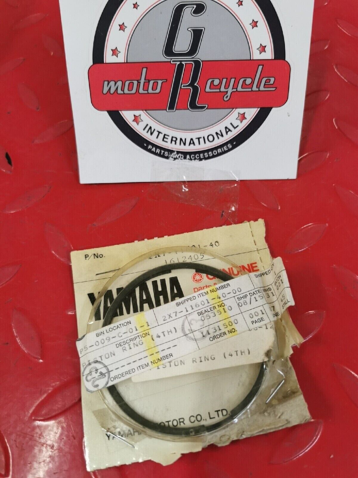 NOS YAMAHA   YZ250 1978 1979  PISTON RING SET 4TH    2X7-11601-40  Y51