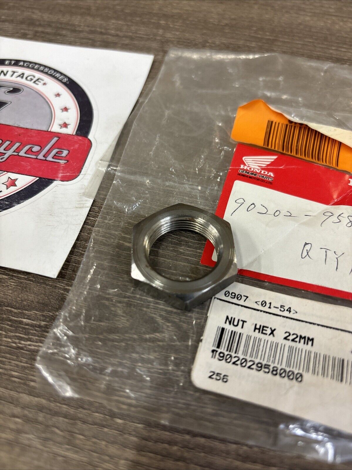 NOS Honda 1980 ATC200 NUT , HEX. 22MM 90202-958-000 H130