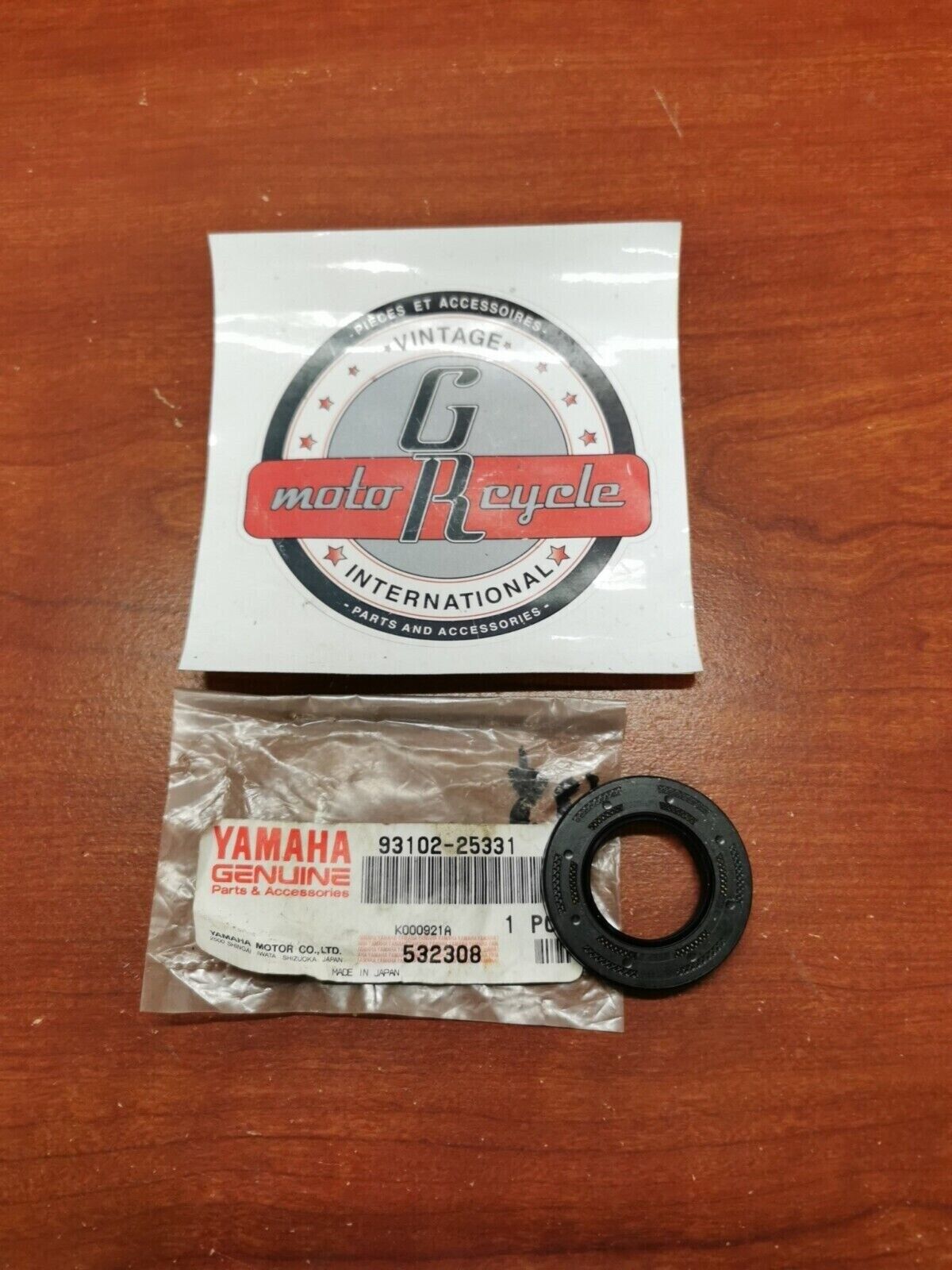 NOS Yamaha YFS200 IT200 WR200 OIL SEAL 93102-25331-00 Y93