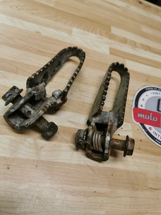 Kawasaki KX500 1987 footpeg footrest foot peg rest step 34028-1173 KX125 KX250
