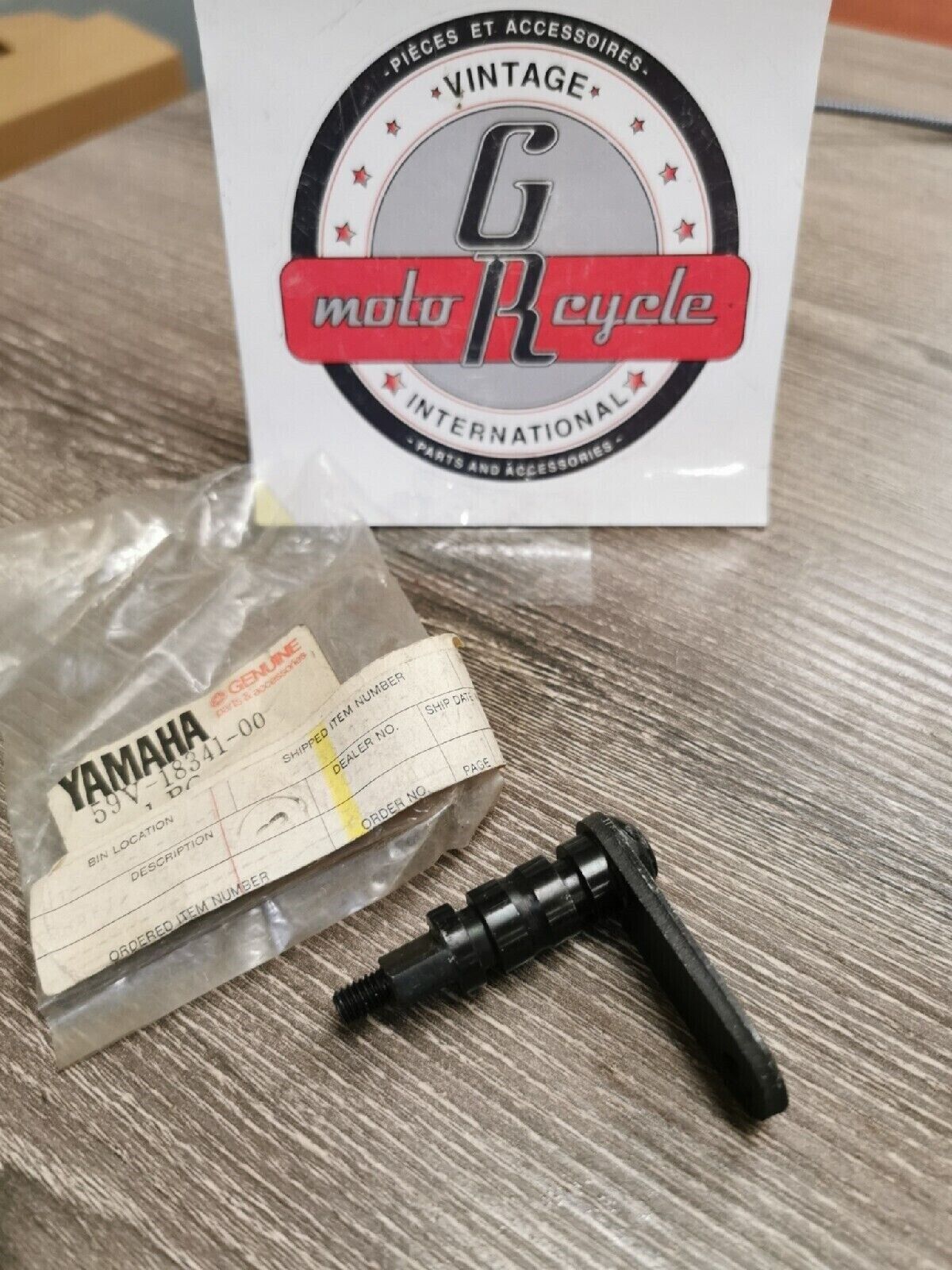 NOS YAMAHA YFM225S  1986  SHAFT  RINK   59V-18341-00  Y57