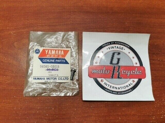 NOS Yamaha PAN HEAD SCREW 98503-05015-00 SUB 98580-05016-00 97885-05016-00 Y129