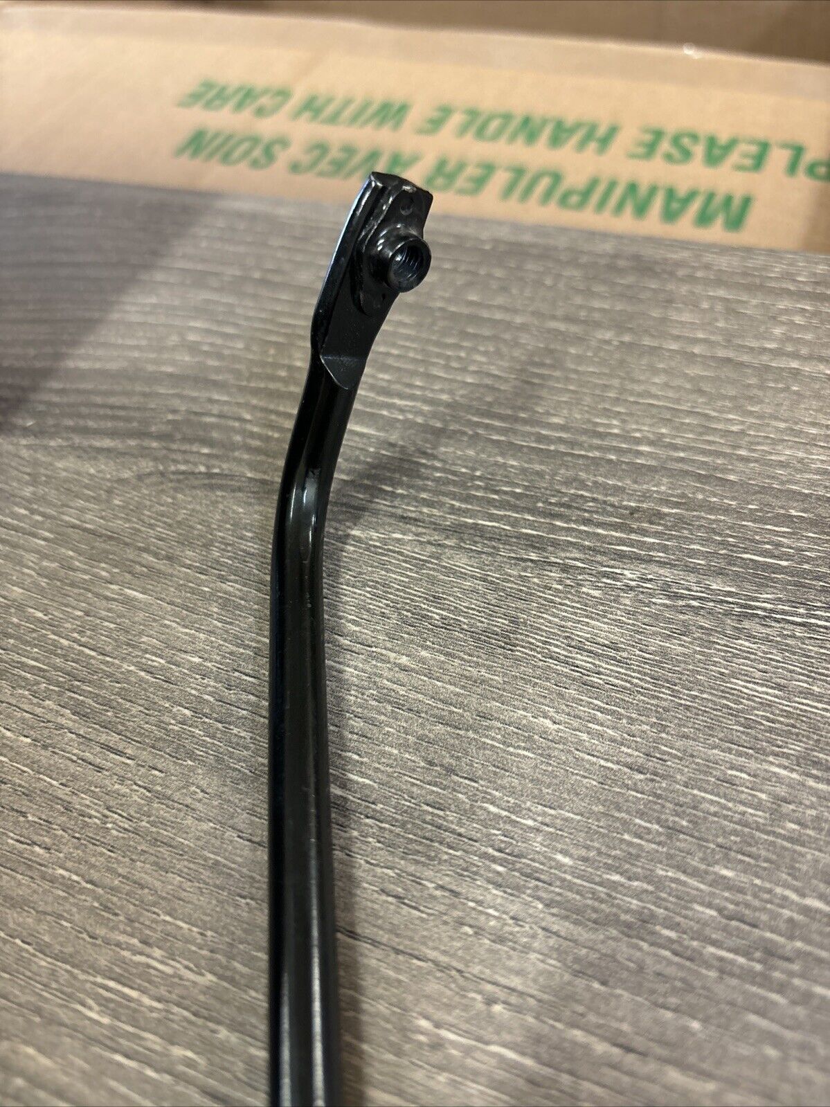 NOS Honda 2000 2001 TRX350F TRX350T FRONT FENDER UPPER STAY 61101-HN5-670 H119