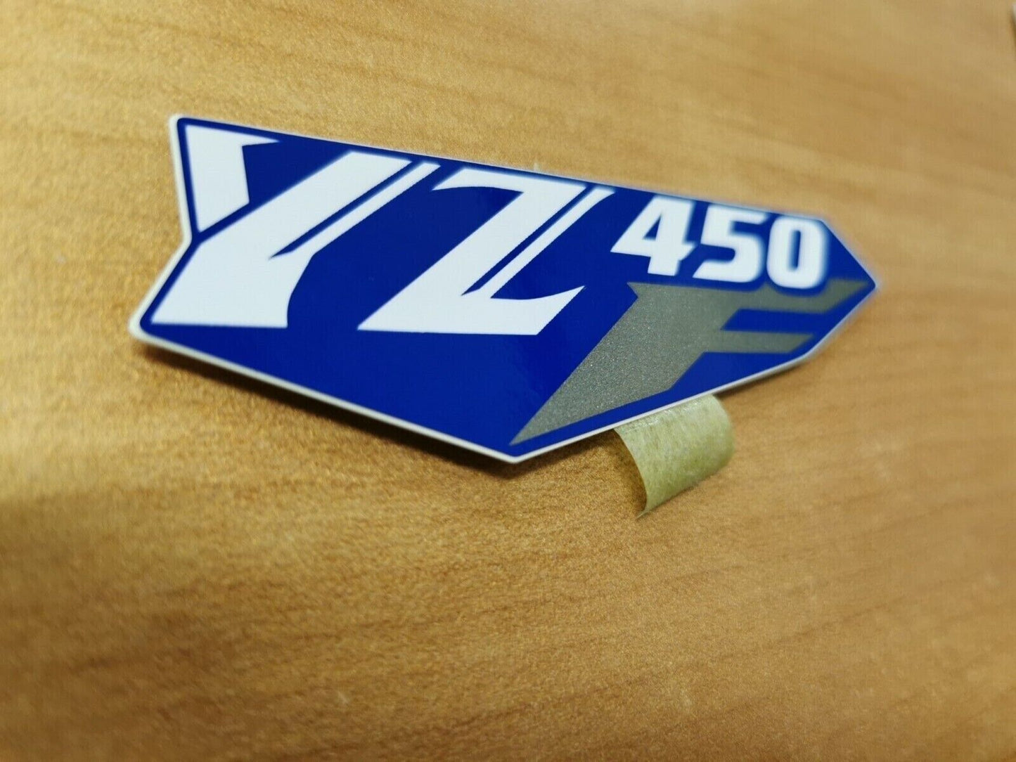 NOS YAMAHA YZ450 2003   EMBLEM 1   5TA-2163G-00 Y49