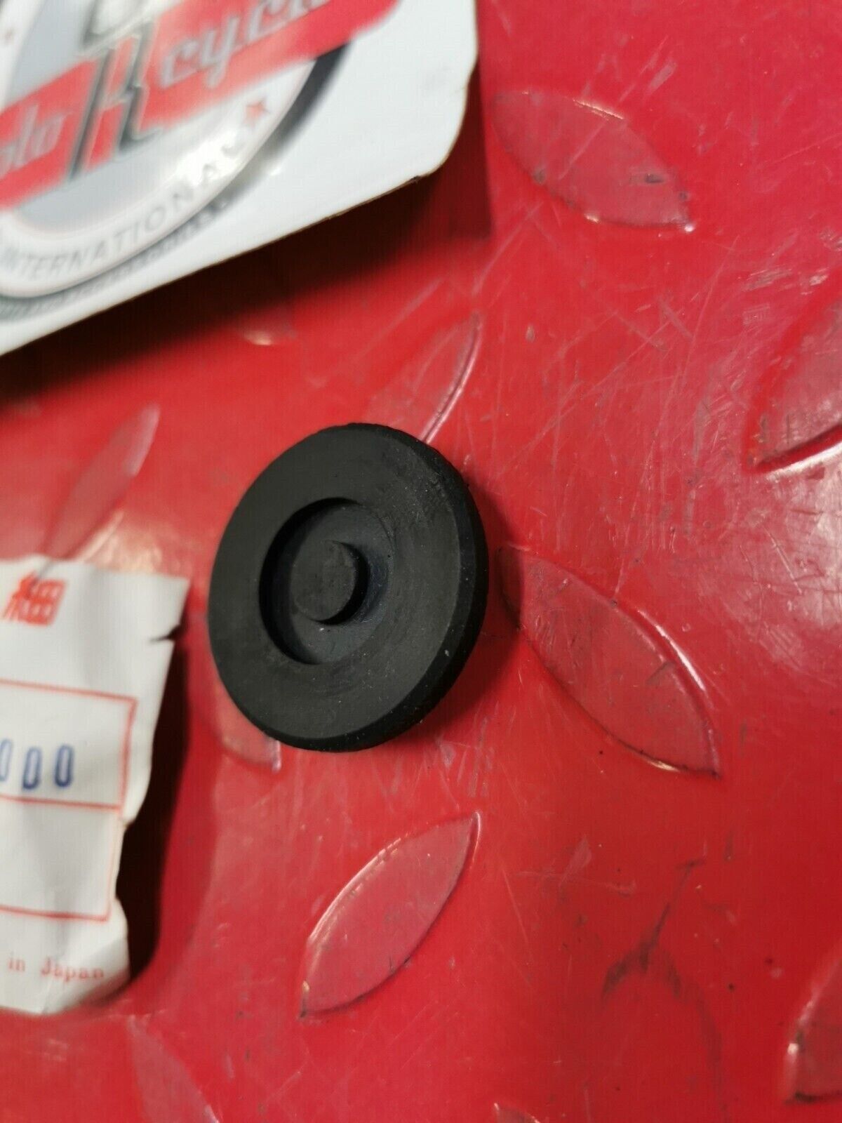 NOS Honda CB750 FT500 CX500 XL350 BATTERY RUBBER 50327-300-000 H32