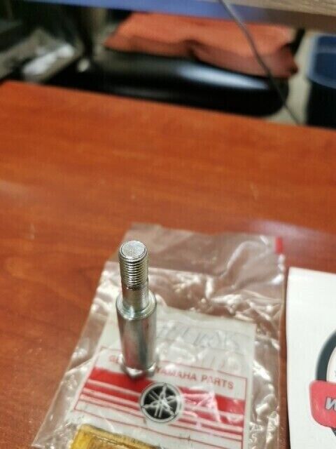 NOS Yamaha TX650 XS1 XS2 BOLT 256-27112-01-00 SUB 90109-10015-00 Y109