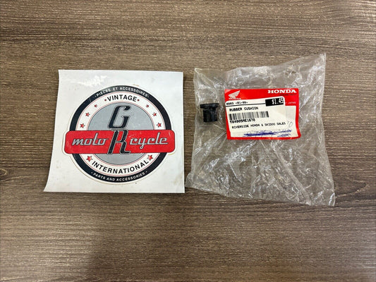NOS Honda 1982 1983 CB750SC CUSHION RUBBER 84905-ME1-670 H159
