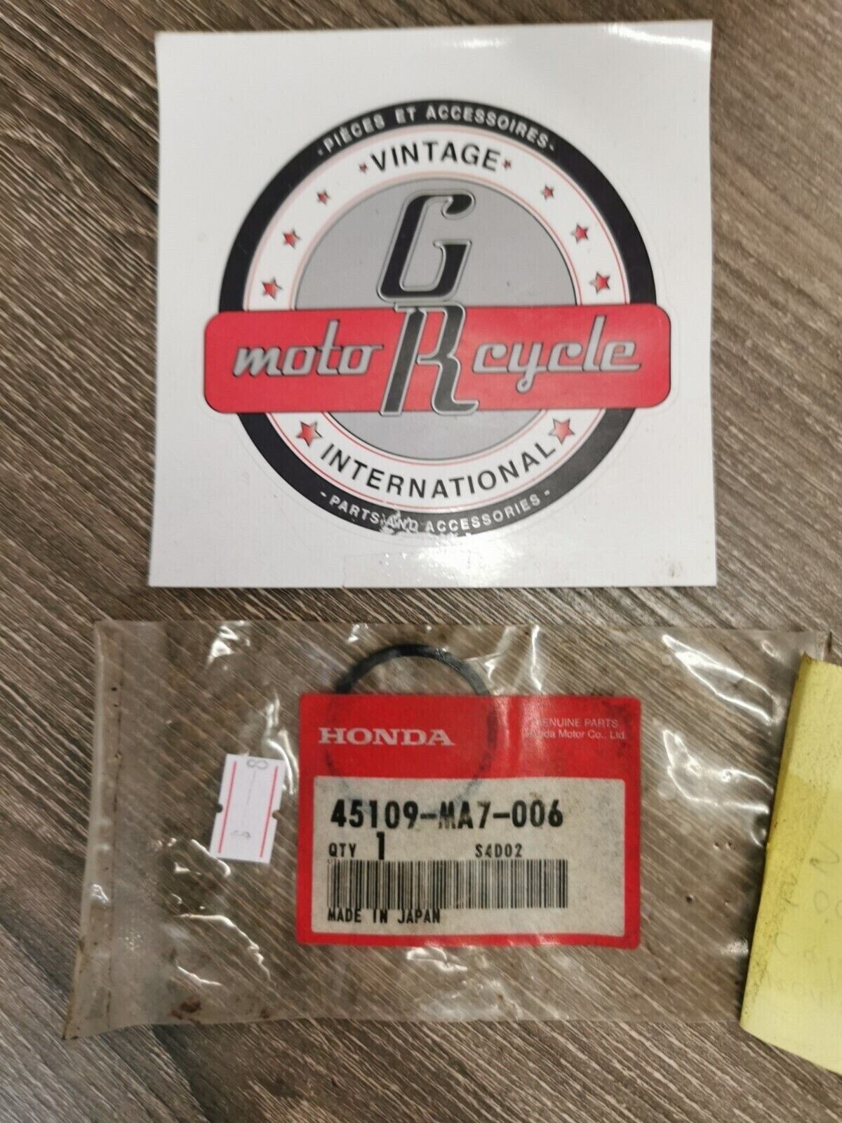 NOS HONDA DUST SEAL 45109-MA7-006 H59