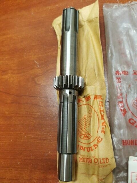 NOS Honda SL350 K1 K2 TRANSMISSION MAINSHAFT (17T) 23211-312-040 H98