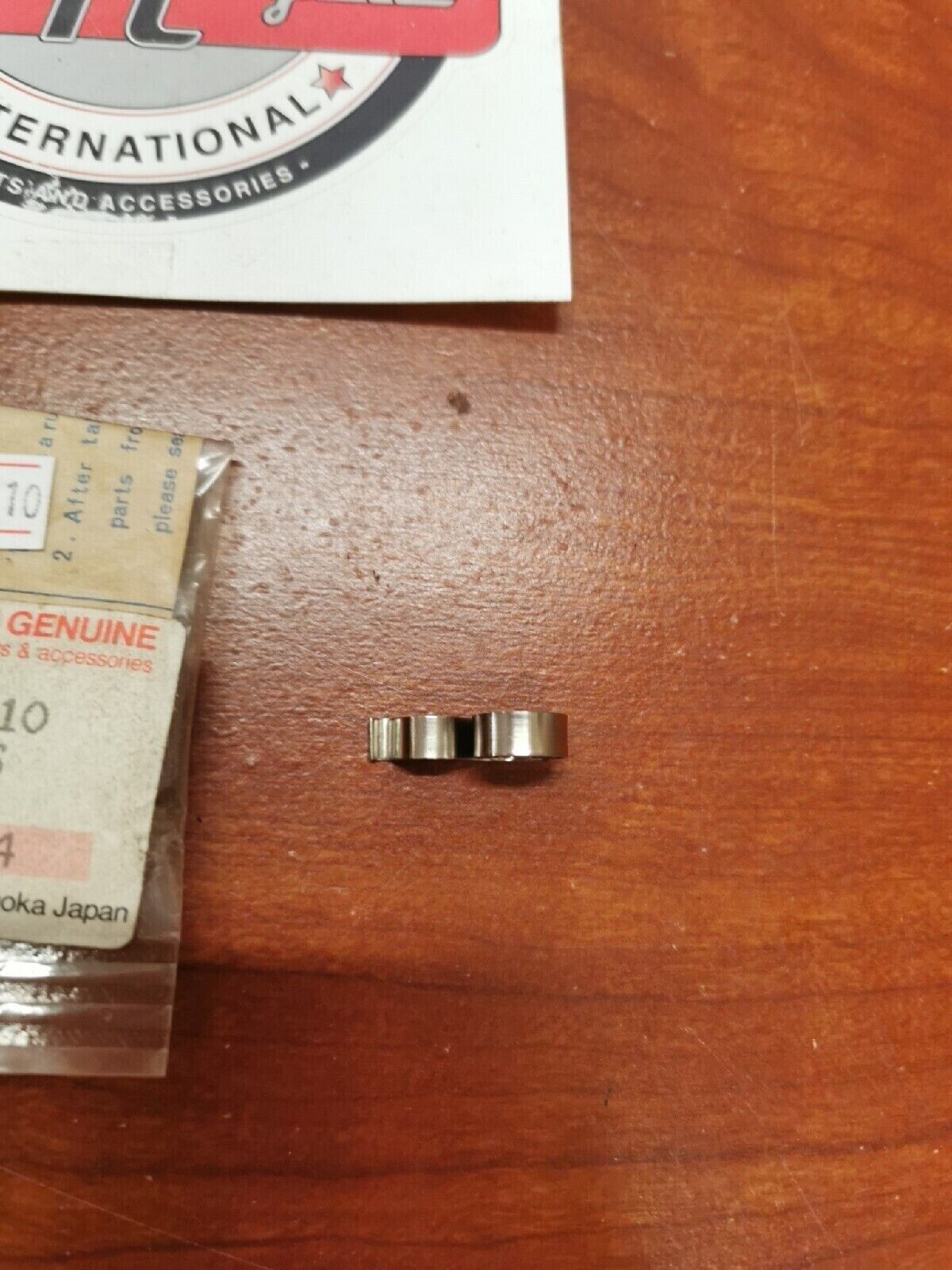 NOS Yamaha BRUSH SPRING 663-81813-10-00 Y70