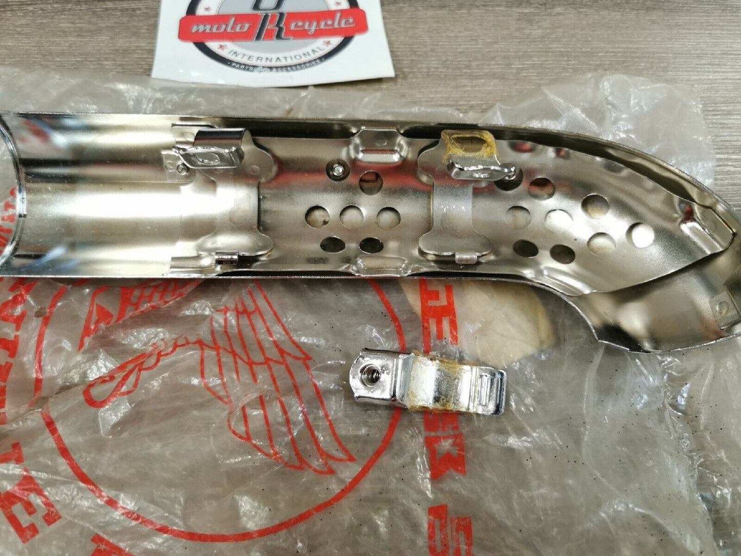 NOS HONDA VT700C VT750C 1983 - 1985 PROTECTOR  L  FR  EX  PIPE 18418-ME9-770 H44