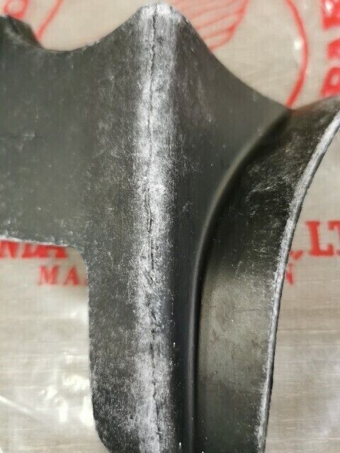 NOS HONDA GOLDWING GL1200A 1985 - 1987 GUARD REAR MUD 80110-MG9-680 H70