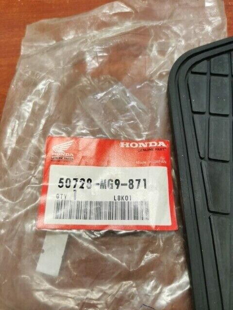NOS Honda 1984 - 1987 GL1200 LEFT PILLION STEP RUBBER 50728-MG9-871 H106
