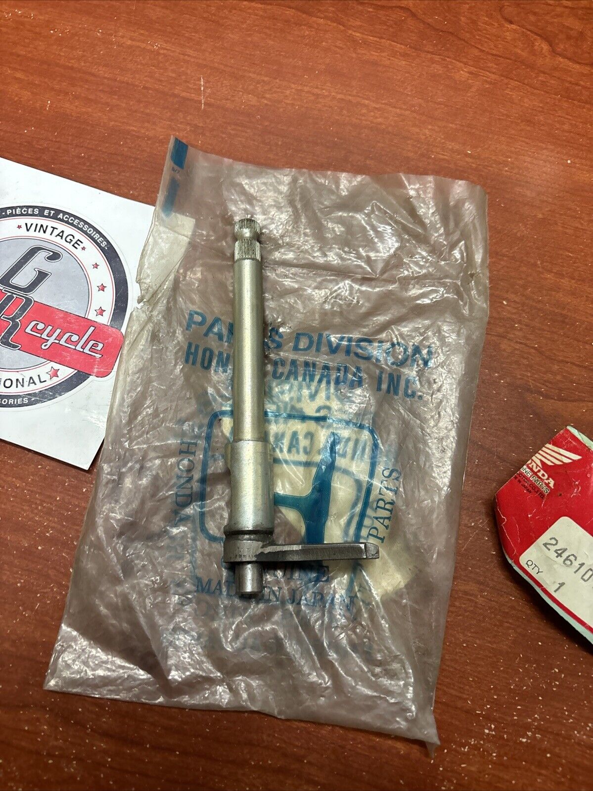 NOS Honda NV750C VT700C VT800C GEARSHIFT SPINDLE A 24610-ME9-020 H171