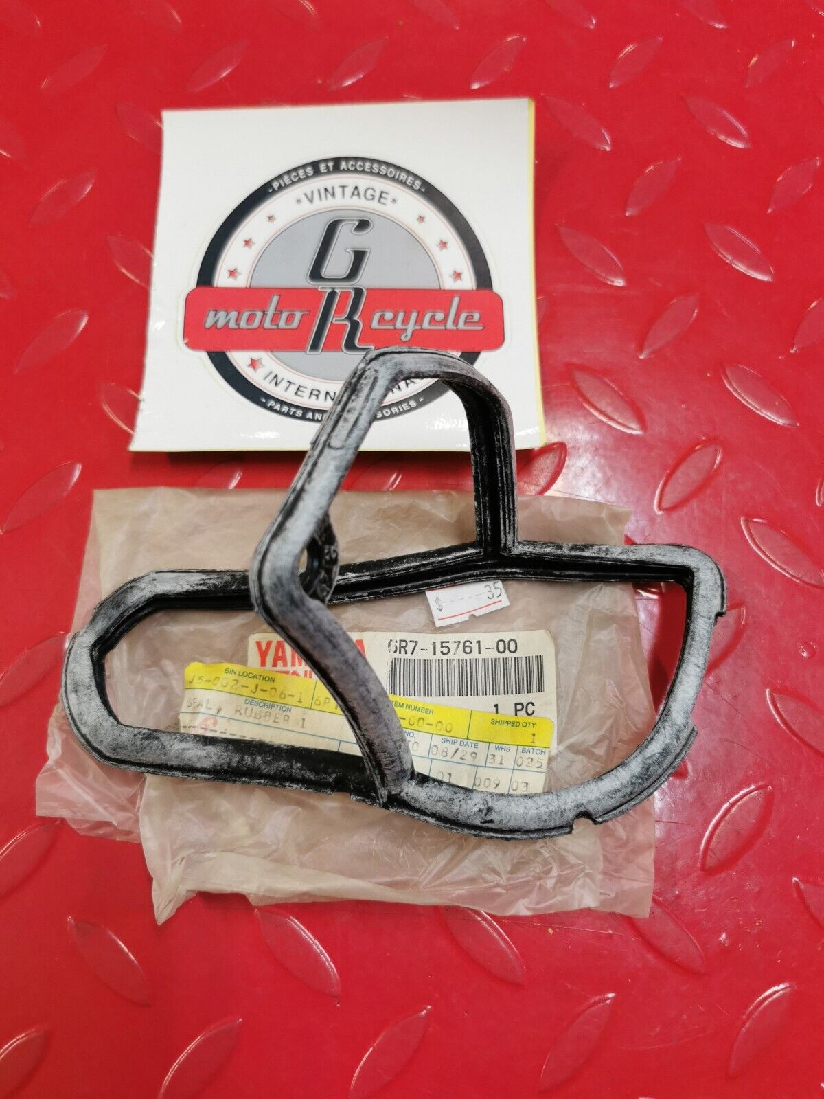 NOS YAMAHA WRA650 WRA700 SJ700 RA700 SJ650 WB700 RUBBER SEAL 6R7-15761-00-00 Y31