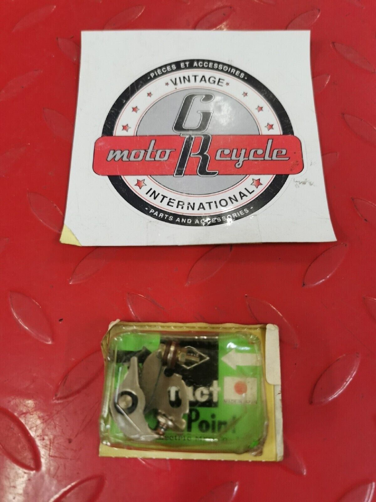 NOS Honda   CB750 CB500 FEW Contact Points  30204-323-005 J11