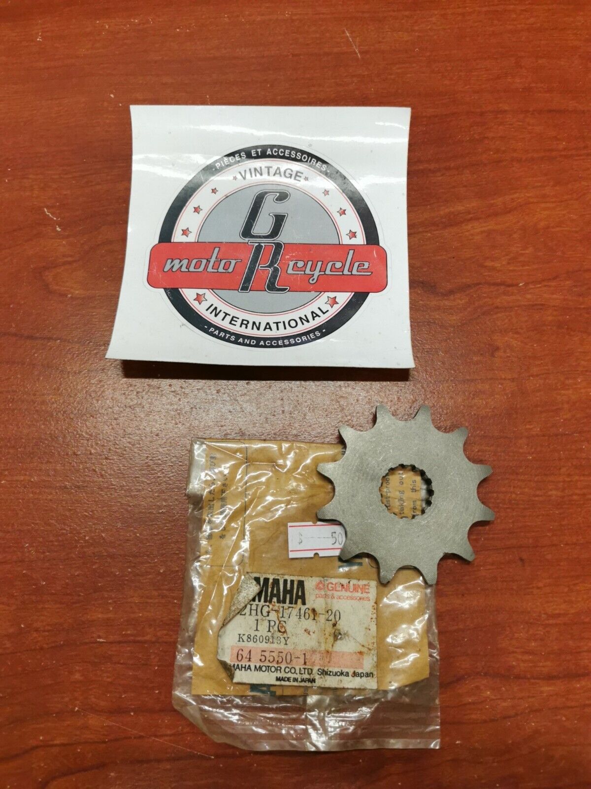 NOS Yamaha DRIVE SPROCKET 12T 2HG-17461-20-00 SUB. 9383A-12017-00 Y89