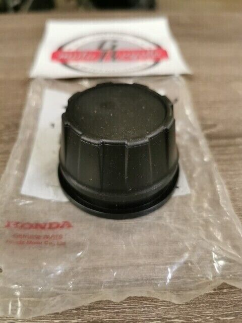 NOS HONDA TRX500FA 2001 - 2011 CAP WHEEL CENTER 44732-HN2-010 H105