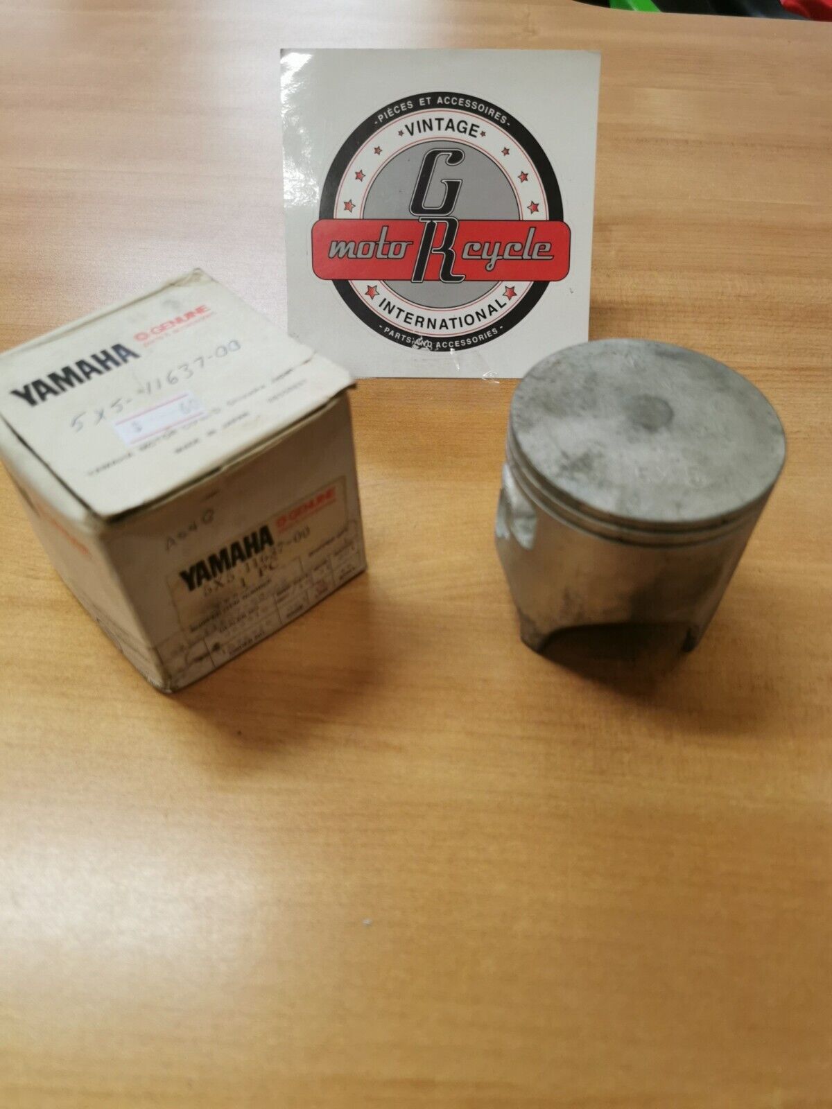 NOS YAMAHA YZ250 1982  PISTON 3 O/S 0.75 5X5-11637-00-00 Y45