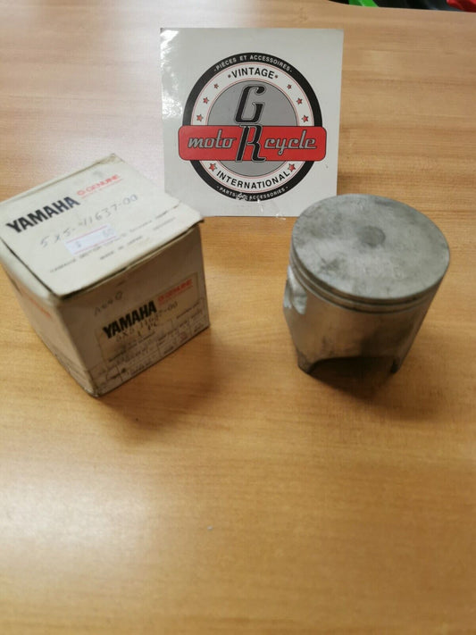 NOS YAMAHA YZ250 1982  PISTON 3 O/S 0.75 5X5-11637-00-00 Y45