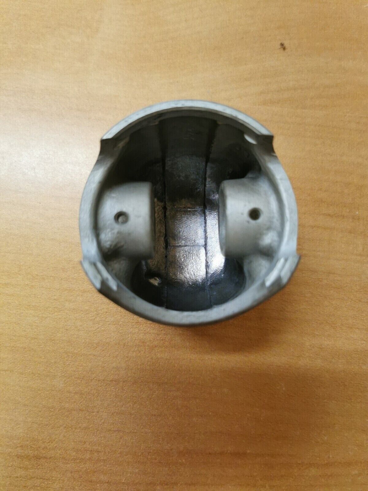 NOS YAMAHA YZ125 1983 PISTON STD  24X-11631-00-95 Y45