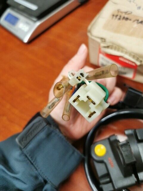 NOS Honda GL500 GL500I GL650 GL650I TURN SIGNAL SWITCH 35200-MA1-770 H86