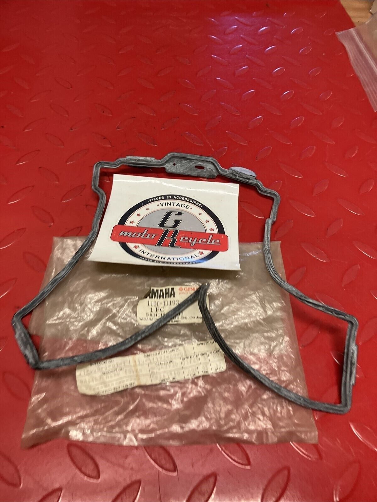 NOS YAMAHA CYLINDER HEAD COVER GASKET 11H-11193-00-00 SUB BY 11H-11193-01-00 Y59