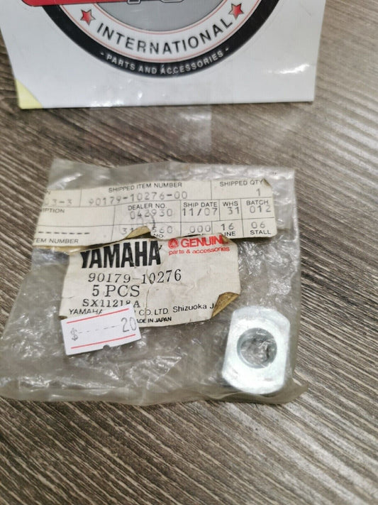NOS YAMAHA   YX600 XS850 FJ600 XS1100 FJ1100   BOLT  90179-10276-00 Y57