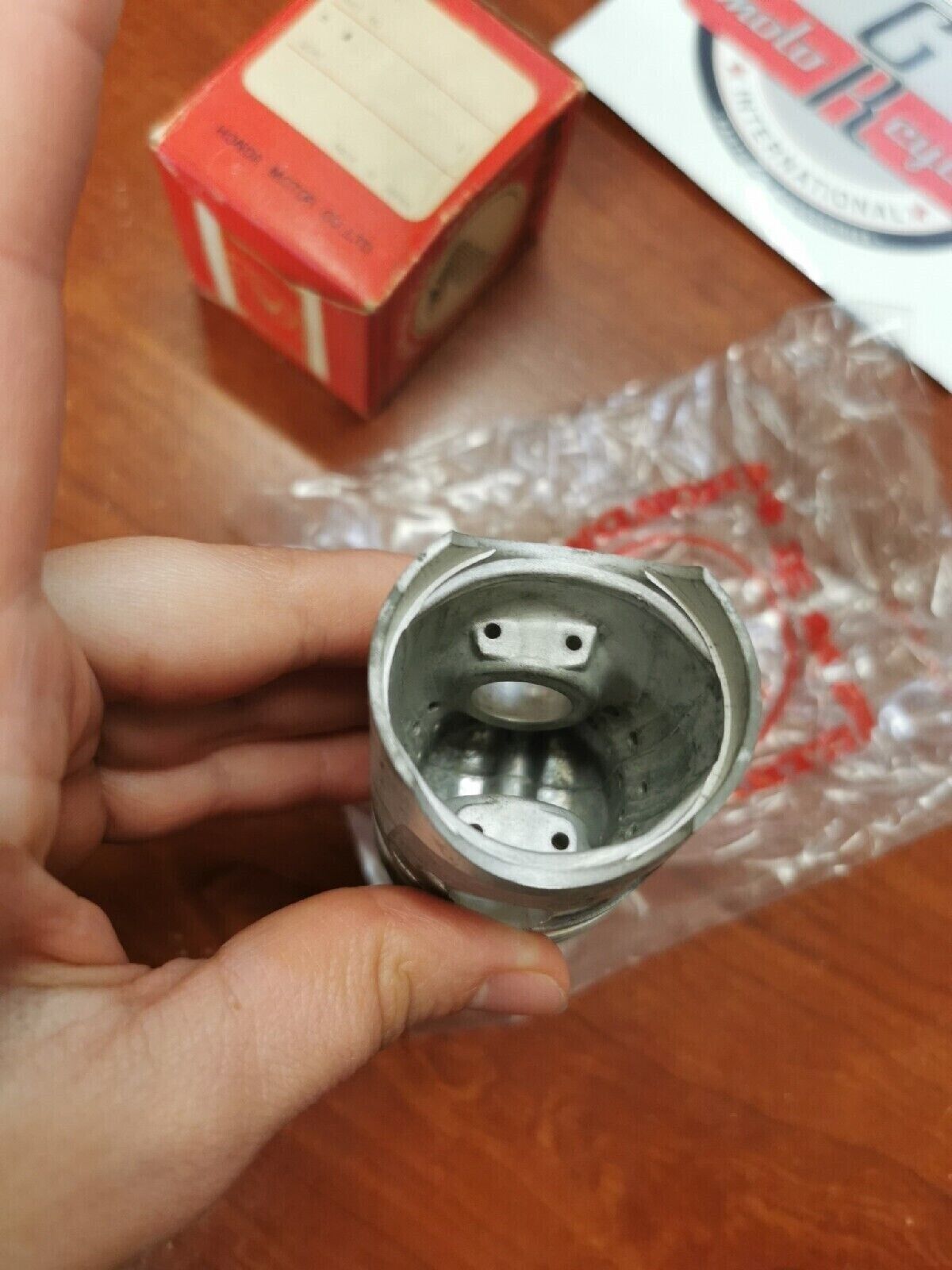 NOS Honda CA110 PISTON (OS 0.25) 13102-011-010 H34