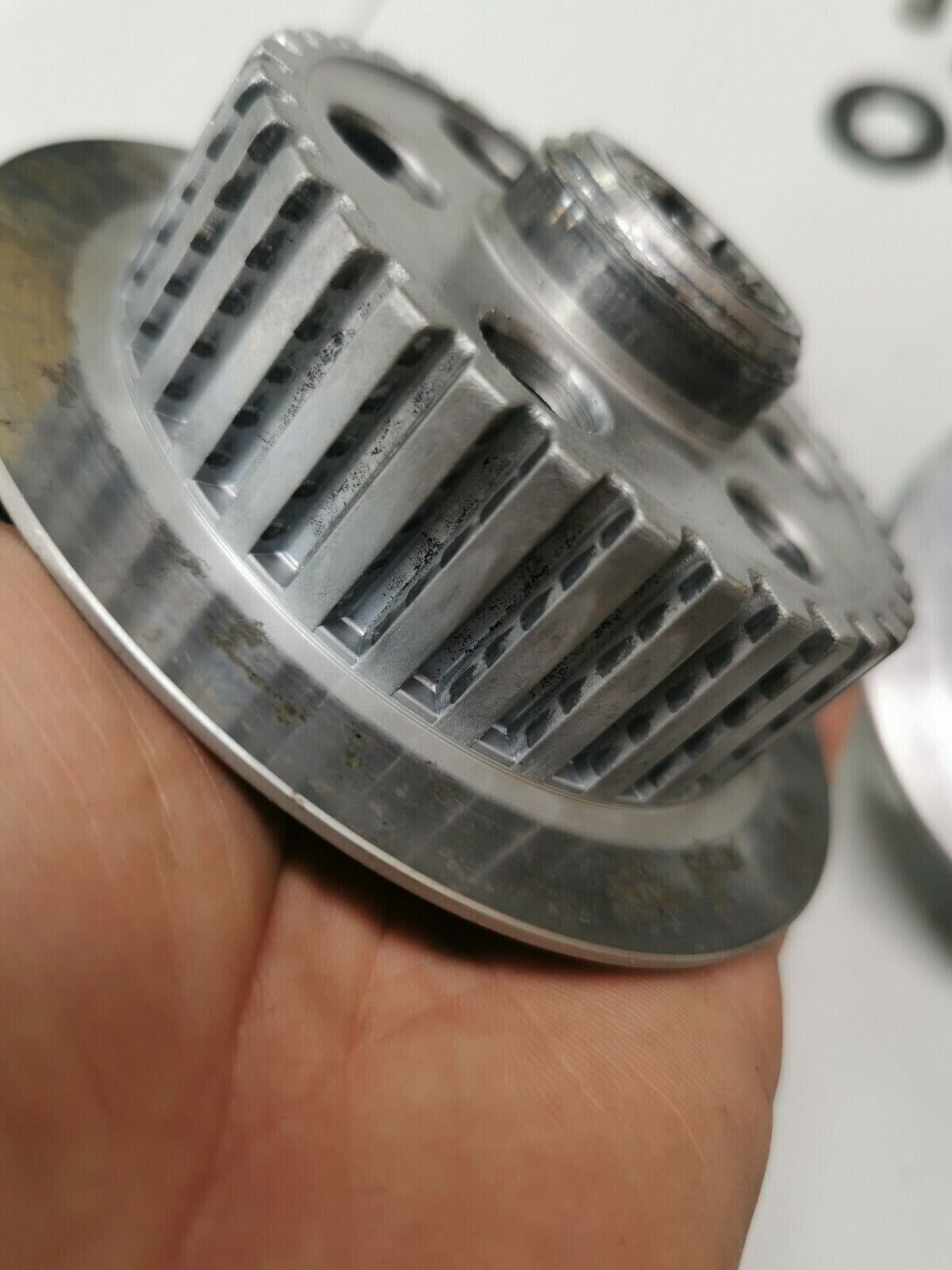 Kawasaki KX125 1980 complete clutch basket hub pressure plate 13081-1060