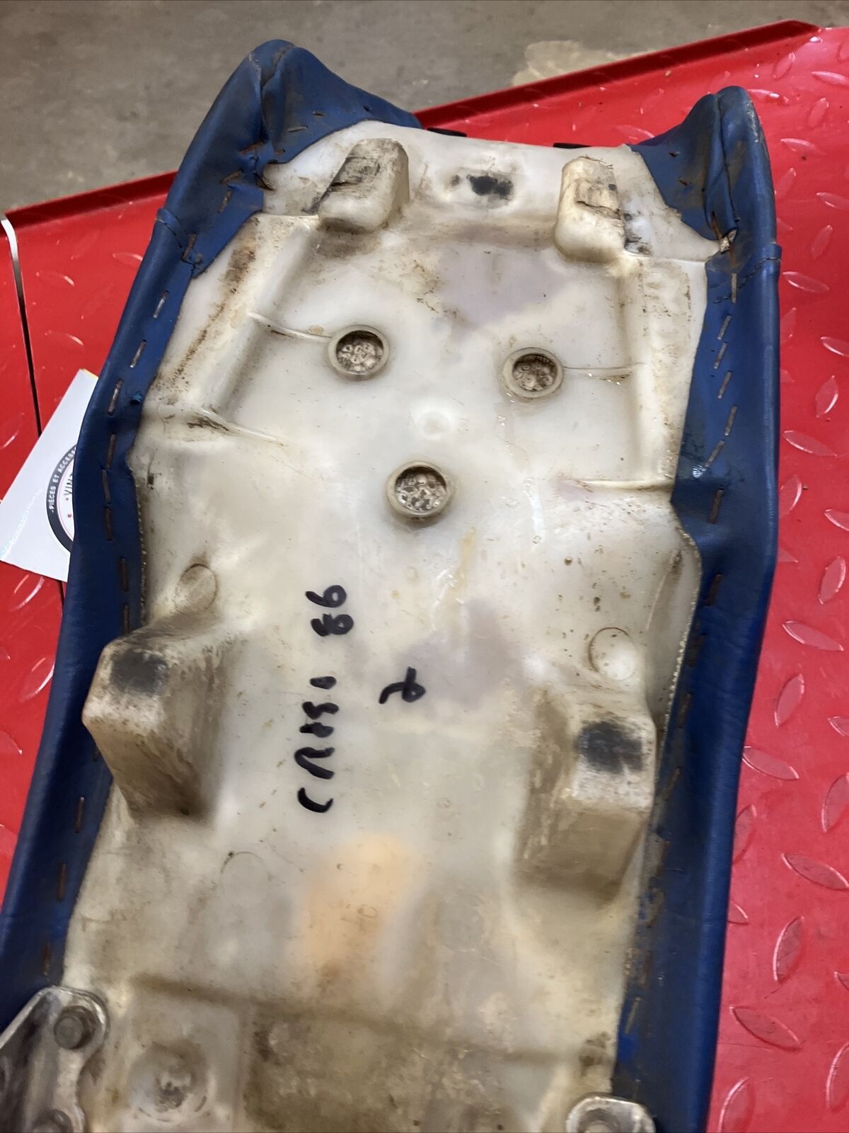 Honda CR250R 1986 seat saddle pan CR125R 2