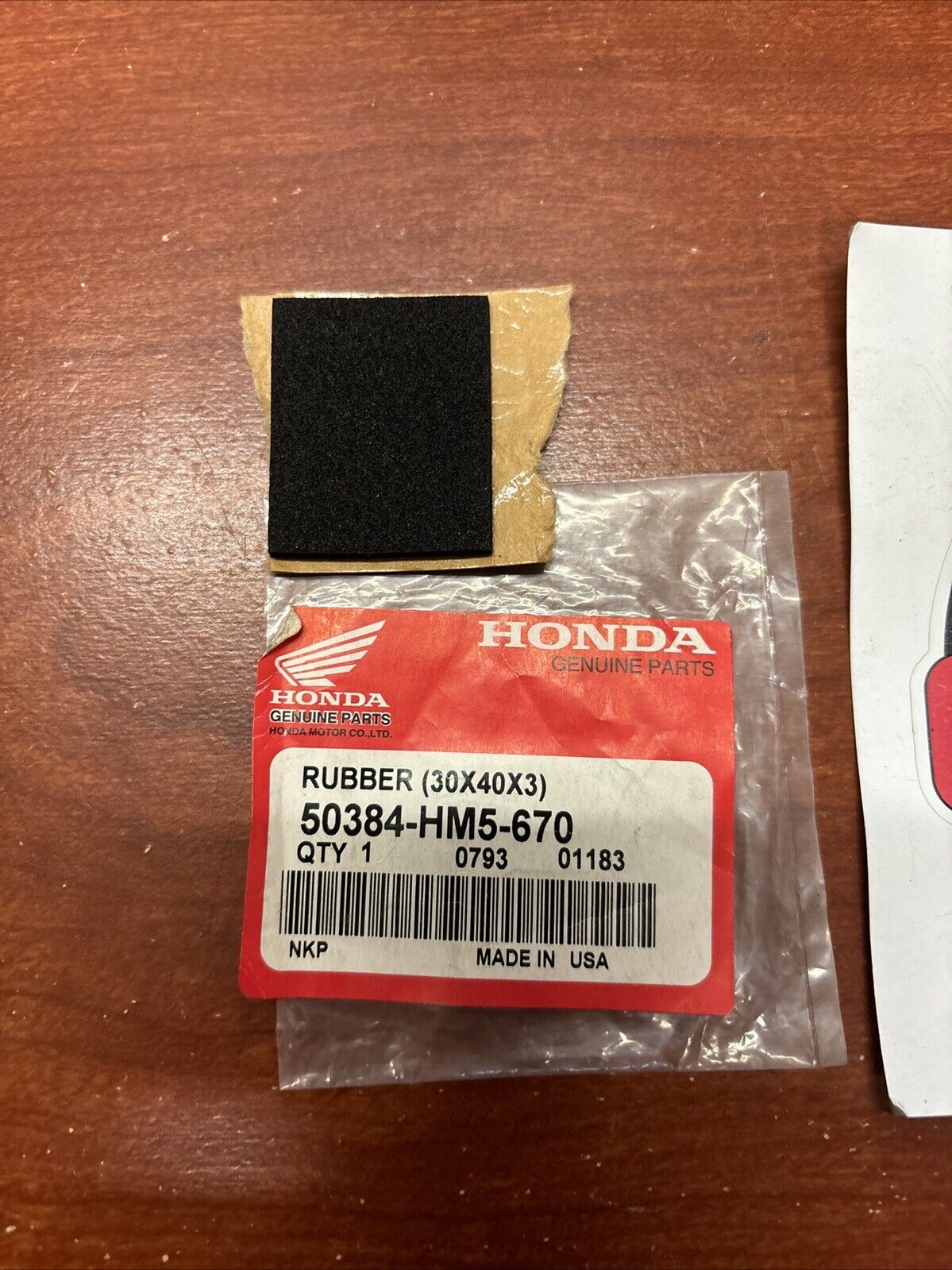 NOS Honda TRX250 TRX300 FW TRX400EX FW BATTERY RUBBER 30X40X3 50384-HM5-670 H145