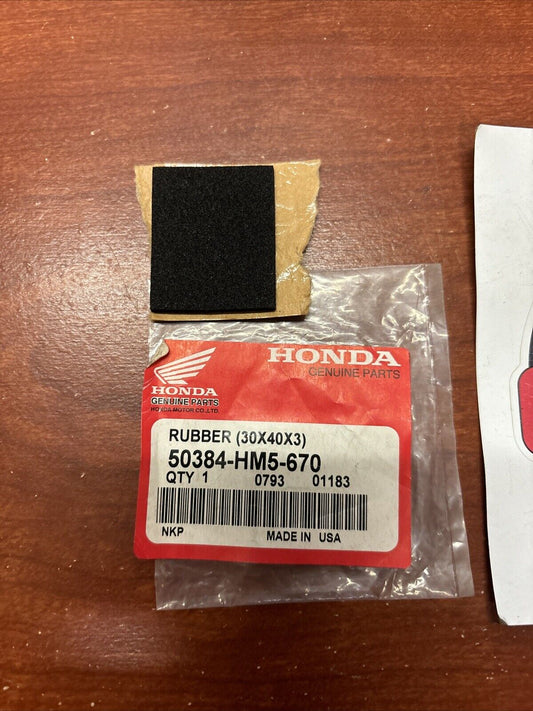 NOS Honda TRX250 TRX300 FW TRX400EX FW BATTERY RUBBER 30X40X3 50384-HM5-670 H145