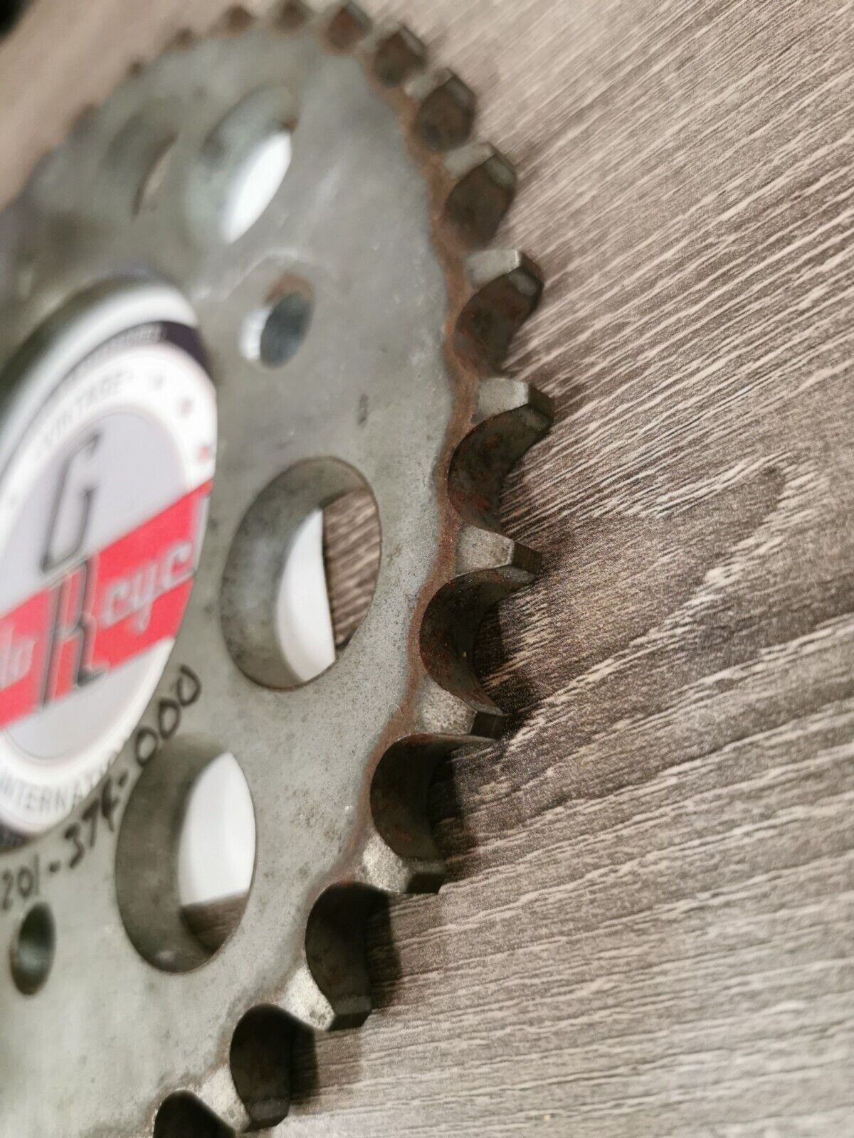 NOS HONDA CB550 1976 - 1978 SPROCKET  FINAL DRIVEN 37T 41201-374-000  H60