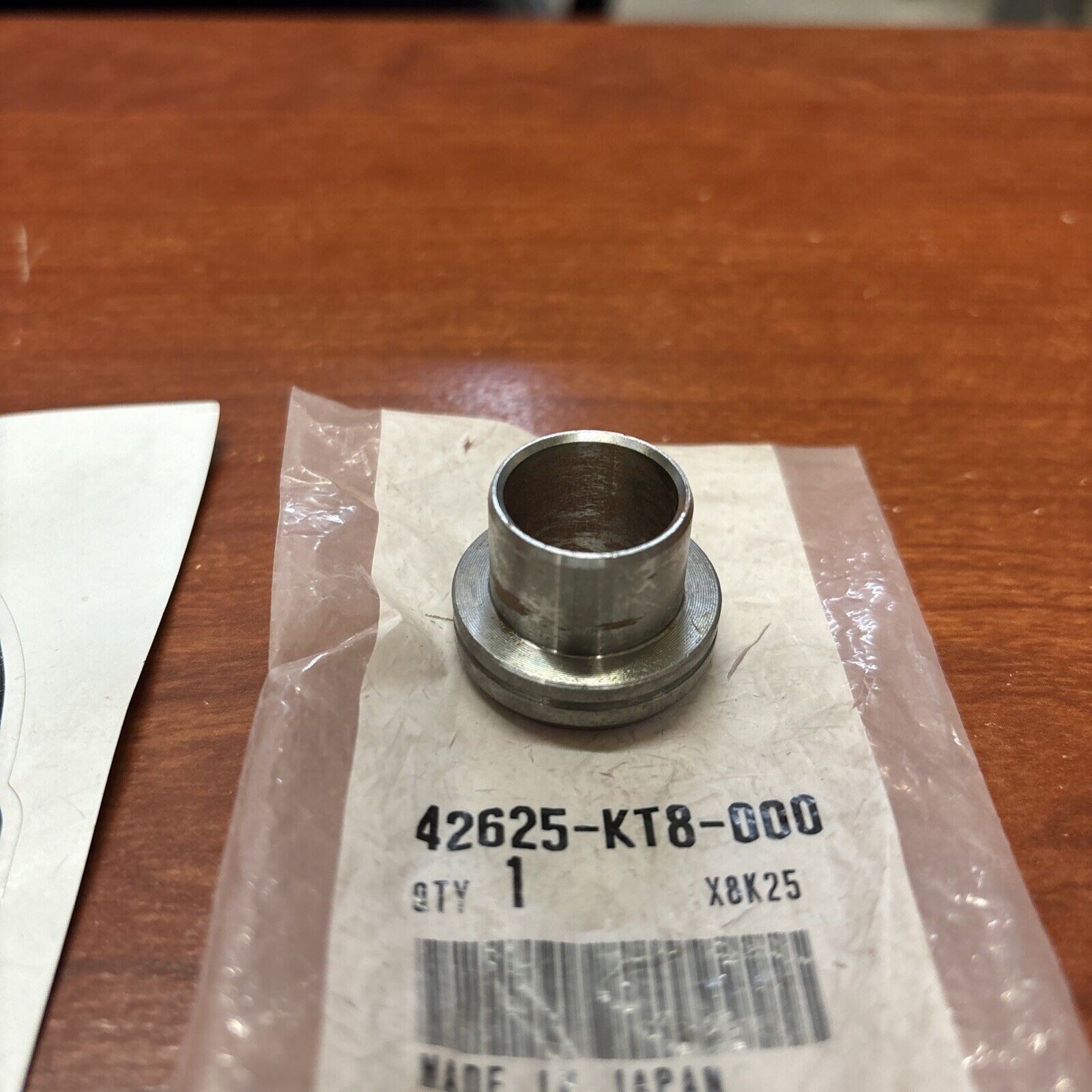 NOS Honda CB250F CB400F CBR250RR CBR600F REAR WHEEL COLLAR B 42625-KT8-000 H166