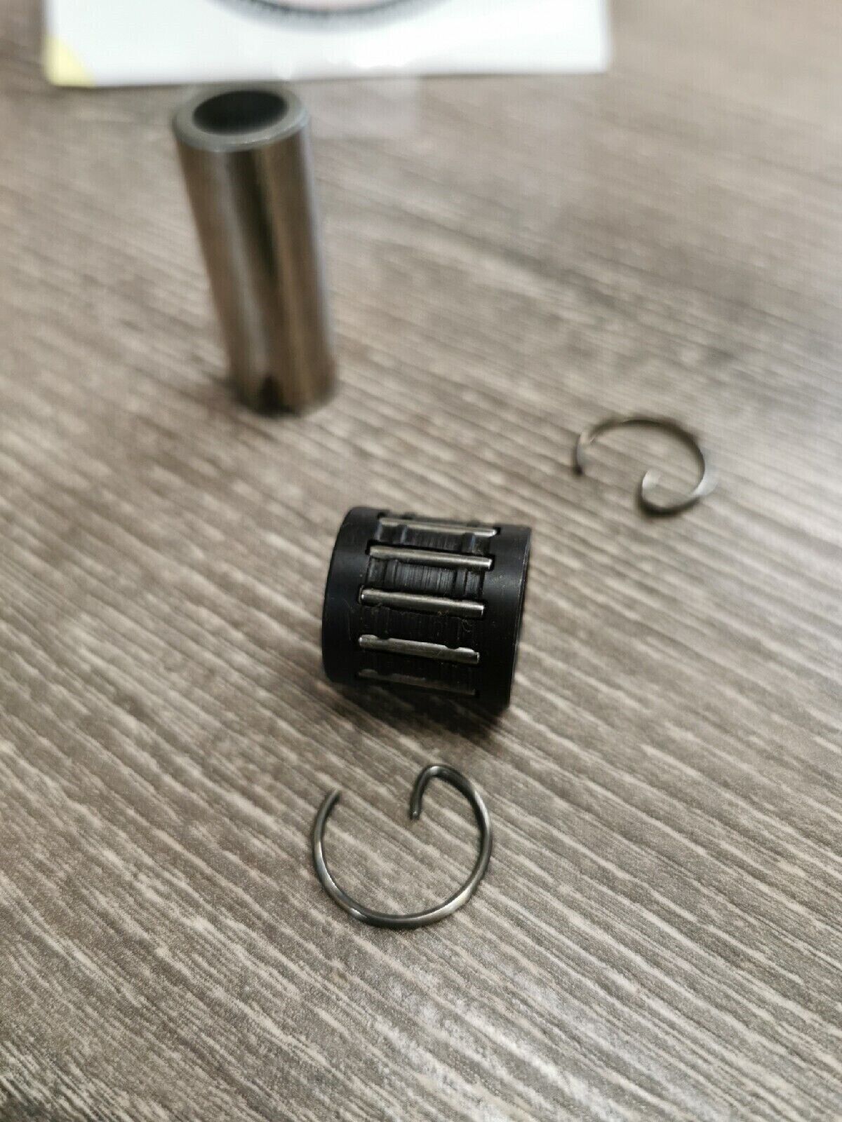 NOS YAMAHA   YZ100J YZ100  PISTON PIN  1J4-11633-00-00  Y58