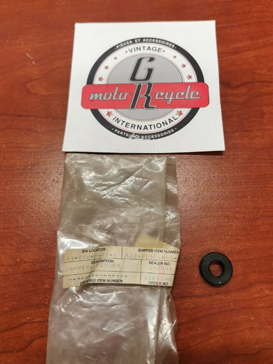 NOS Yamaha FENDER DAMPER 322-21541-00-00 Y71
