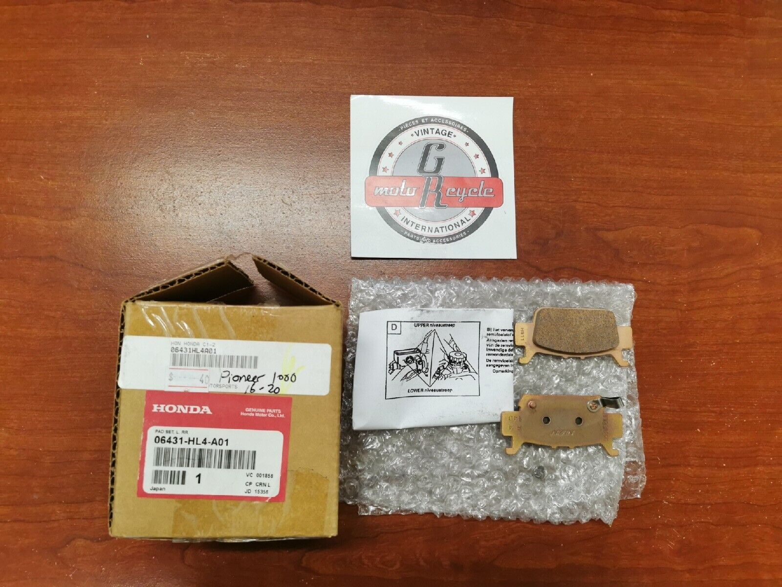 NOS Honda PIONEER 1000 REAR LEFT BRAKE PAD SET 06431-HL4-A01 H35