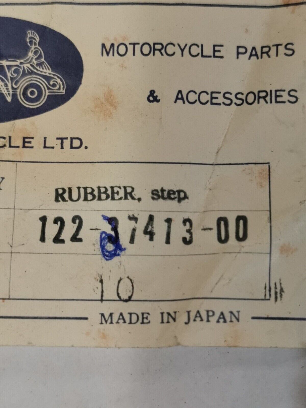 NOS CHARIOT CYCLE YAMAHA YCS1 YL2 FOOTREST COVER 122-27413-00-00 J23