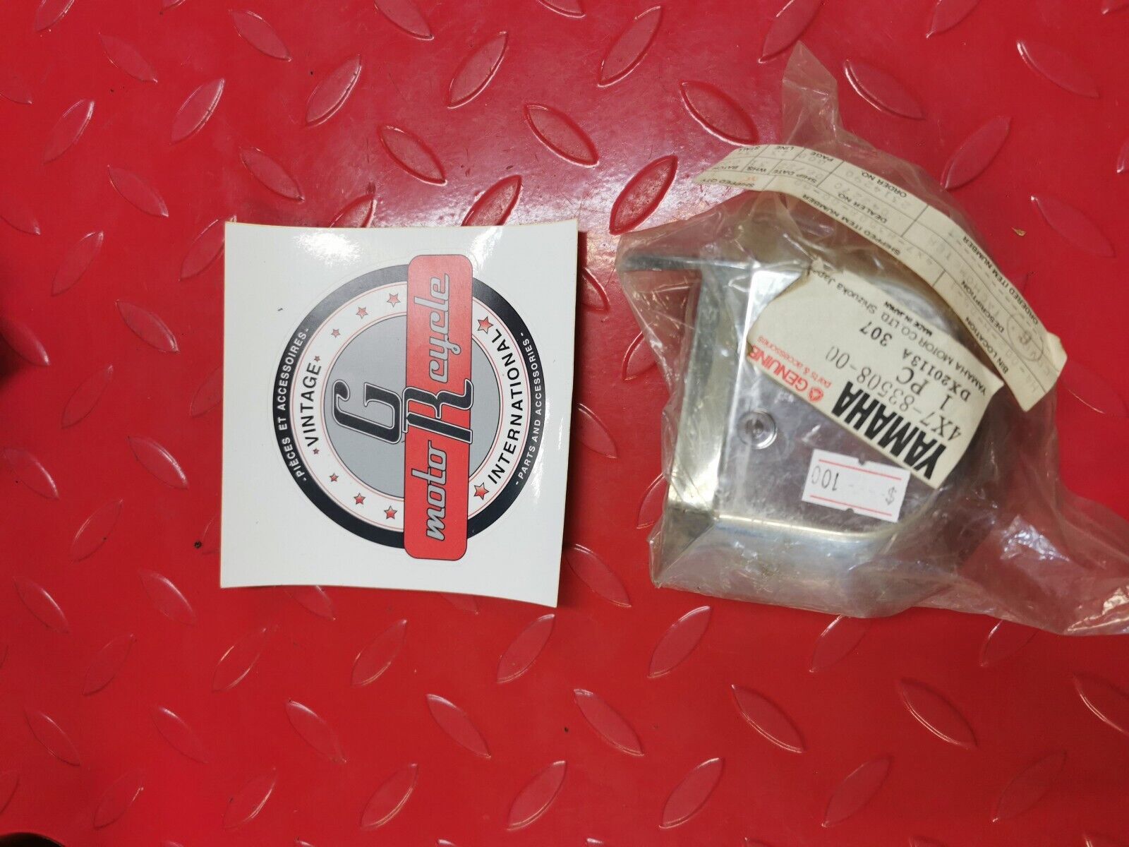 NOS Yamaha 1981 - 1983 XV750 1983 XV920 COVER TACHOMETER 4X7-83508-00-00 Y16