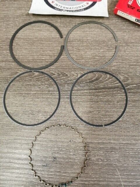 NOS HONDA XR250R 1979 - 1983 RING PISTON 0.50 13031-434-003 H89