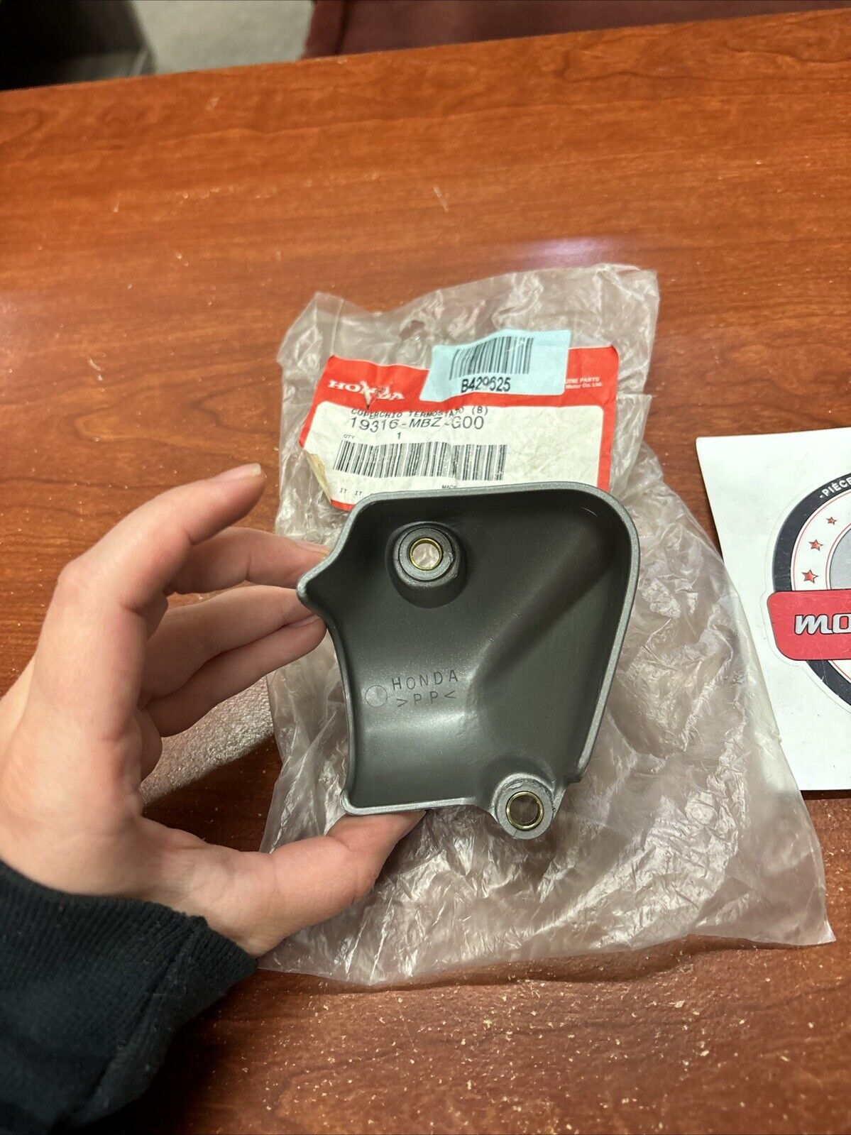 NOS Honda CB600F THERMOSTA COVER B 19316-MBZ-G00 H161
