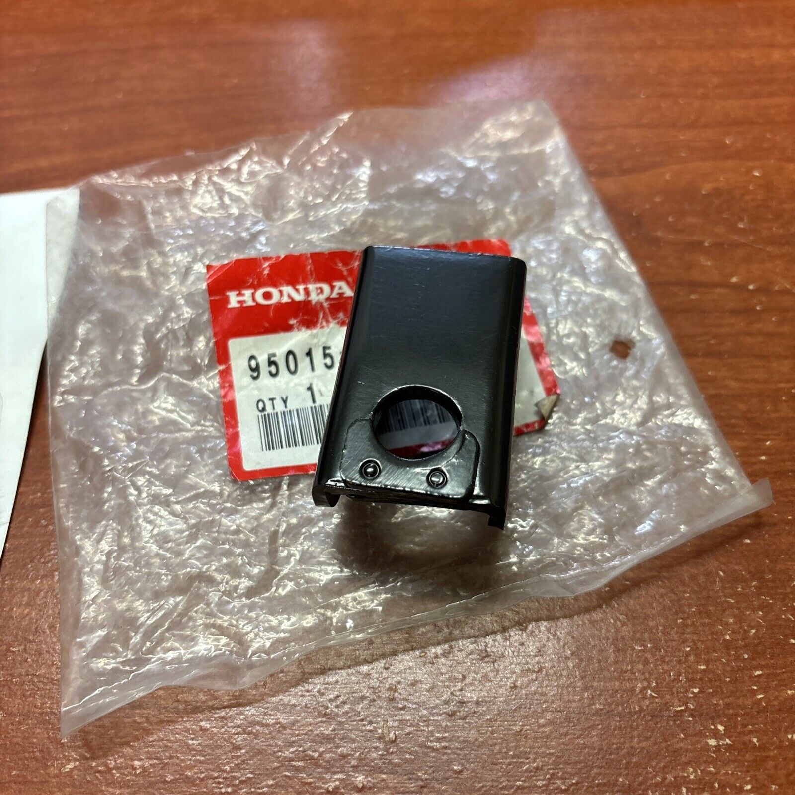 NOS Honda CB750 K0-K4 PILLION BRACKET A 95015-71100 H165