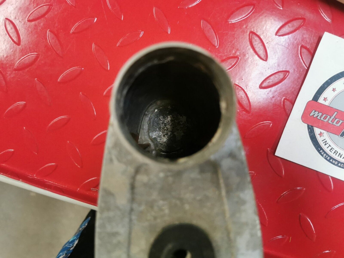 NOS YAMAHA L5 1970 CASE  AIR CLEANER 1  Y13