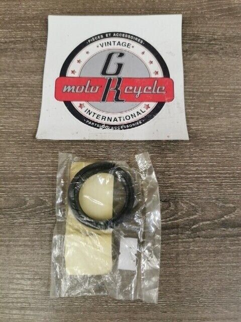 NOS YAMAHA XS1100LG 1979 - 1981 OIL SEAL 3J6-23145-00-00 Y106